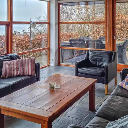 Three-bedroom Bjert With Sea View 08 Σπίτι διακοπών