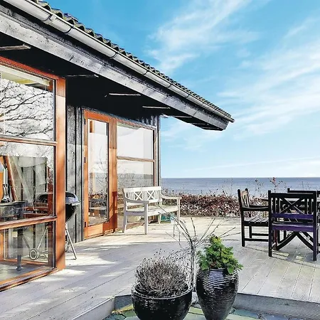 Three-bedroom Bjert With Sea View 08 度假居 *