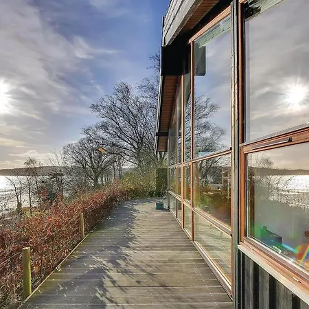 Three-bedroom Bjert With Sea View 08 Feriehus *