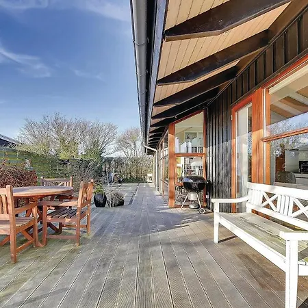 Three-bedroom Bjert With Sea View 08 * Abjerg