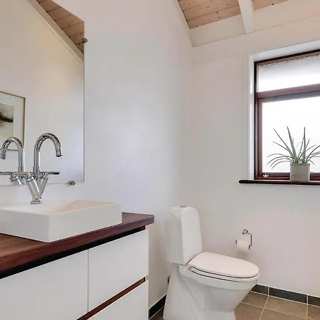 Feriehus Three-bedroom Bjert With Sea View 08 *