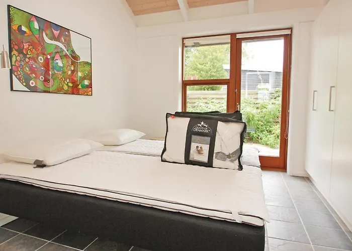 Three-bedroom Bjert With Sea View 08 * Abjerg